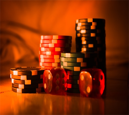 “Cách Mà Những Cao Thủ Texas Hold'em Sử Dụng Cùng Màu Để Đánh Bại Đối Thủ Như Thế Nào?”
